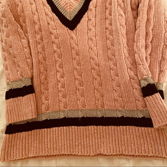 Pink V- neck sweater - Picture 4 of 7